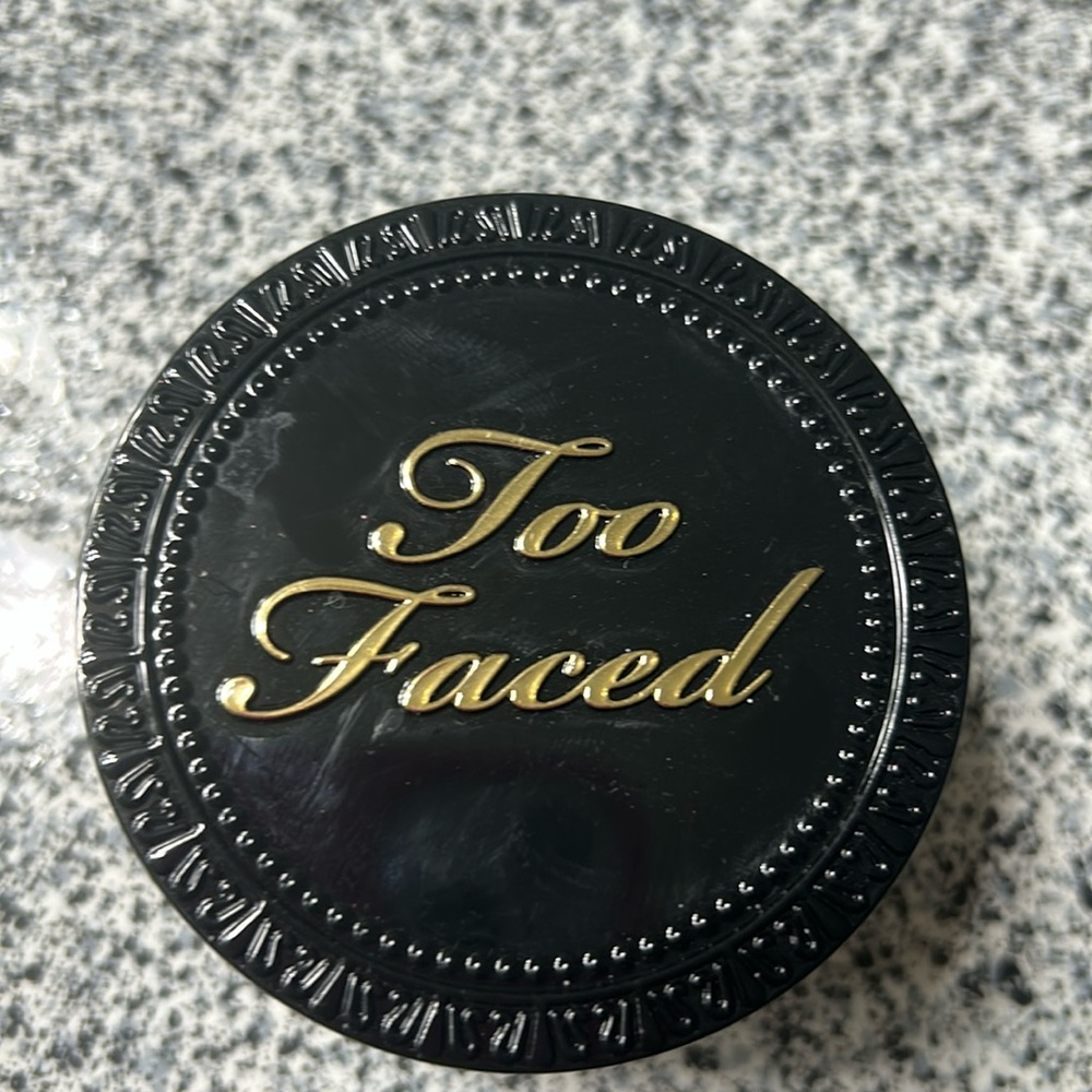 Born this way Setting Powder By Too faced New .